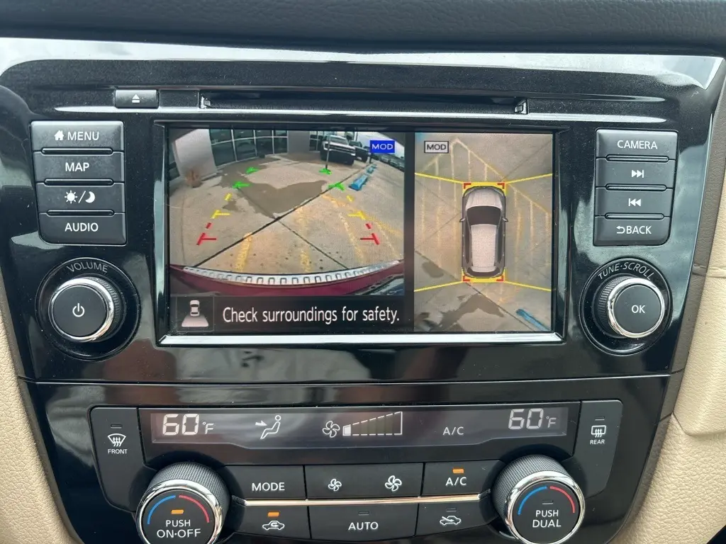 2018 Nissan Rogue SV photo 23