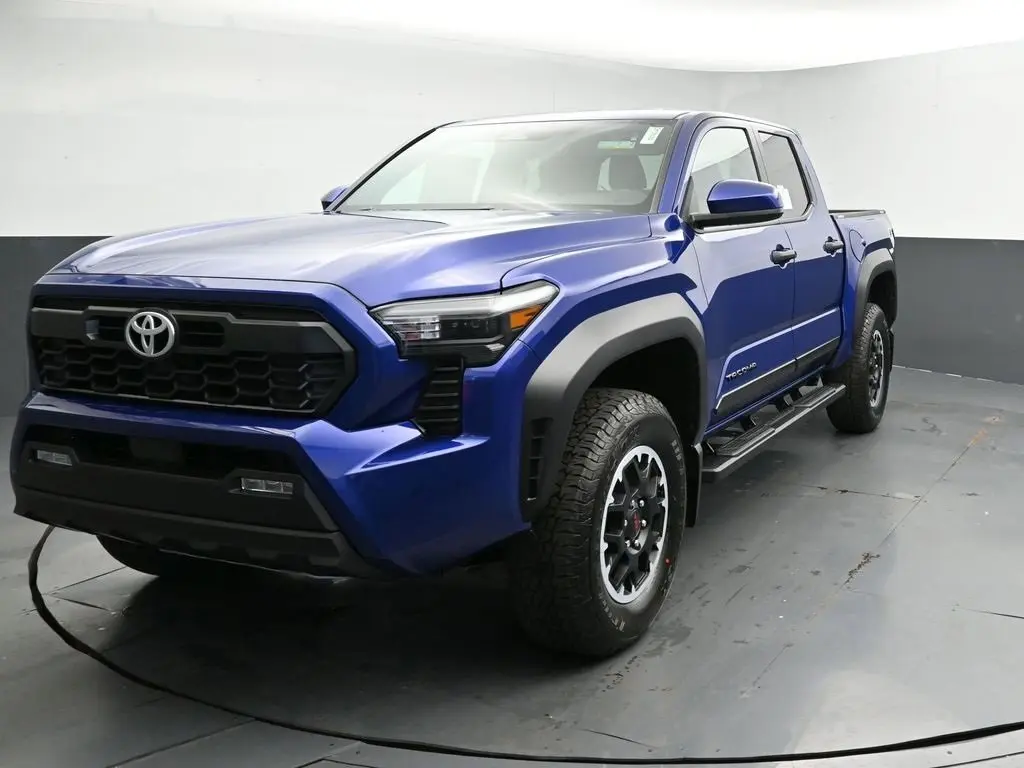2025 Toyota Tacoma TRD Off-Road photo 4