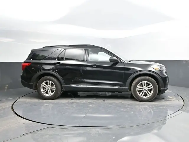 2023 Ford Explorer XLT photo 4