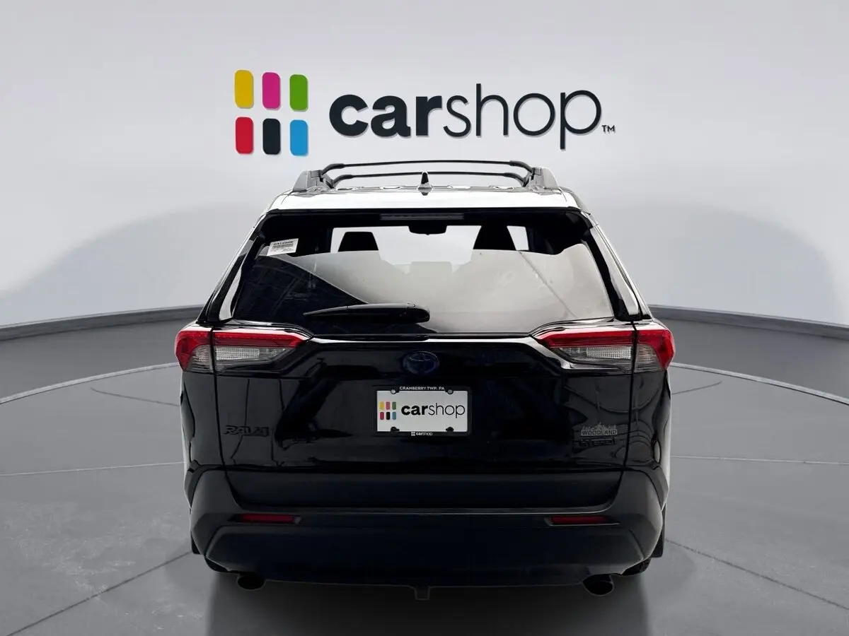 2024 Toyota RAV4 Hybrid photo 3