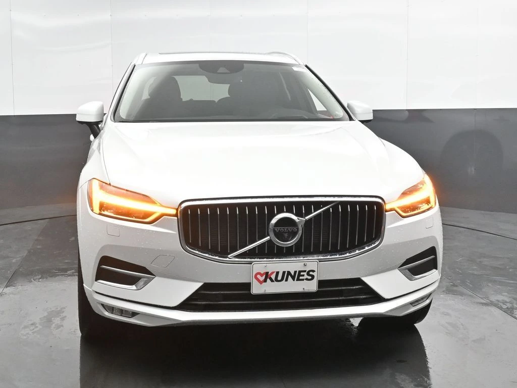 2020 Volvo - image 8