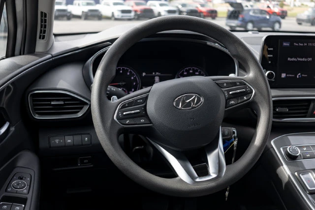 2023 Hyundai Santa Fe SE - Photo 12