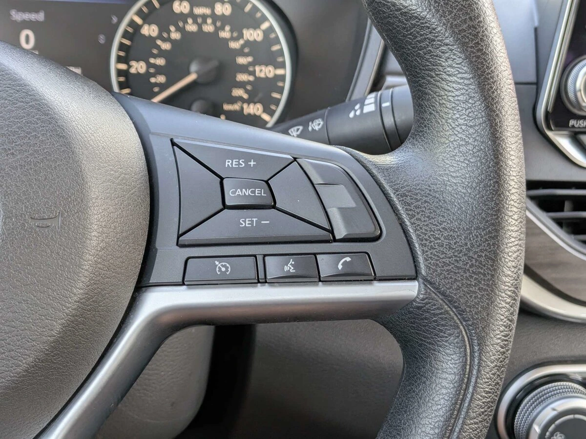 2025 Nissan Altima SV - Photo 23