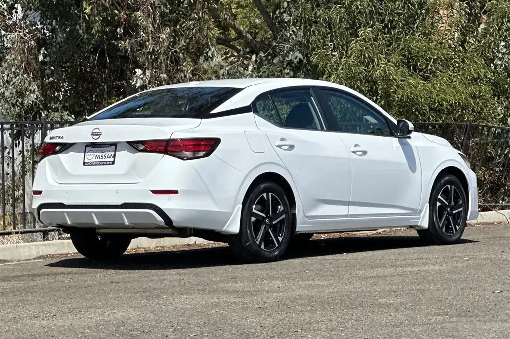 2025 Nissan Sentra SV photo 4