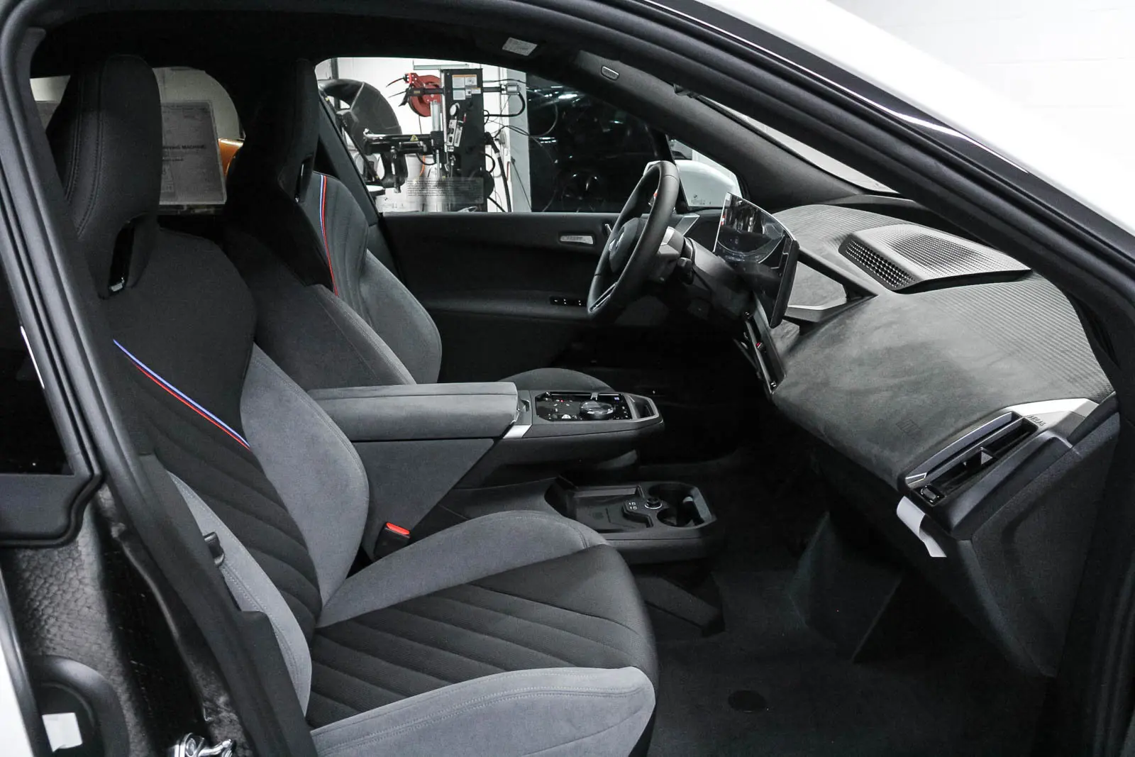 2026 Bmw iX photo 15