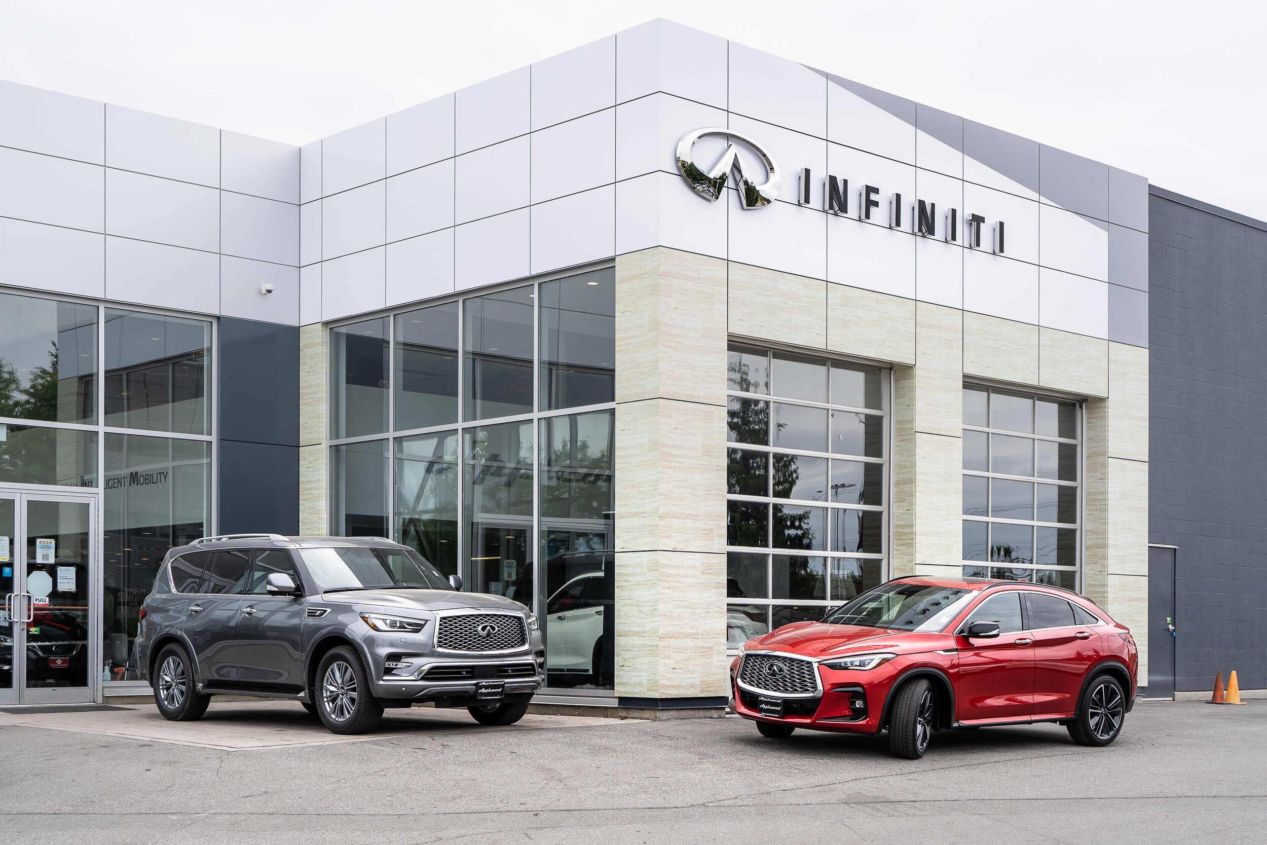 Applewood INFINITI Richmond-exterior