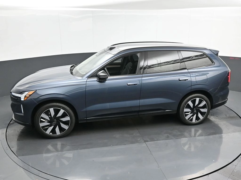 2025 Volvo EX90 Ultra - Photo 29