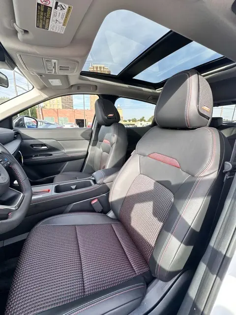 2026 Nissan Kicks SR photo 23