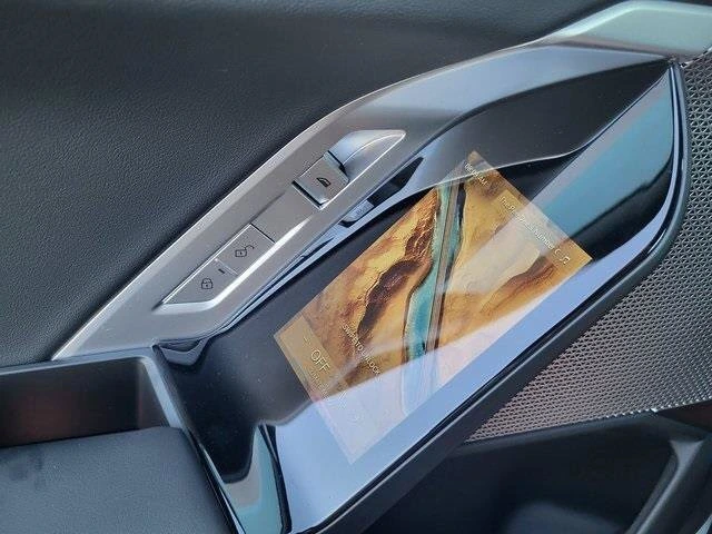 2026 BMW 7 Series 750e - Photo 20
