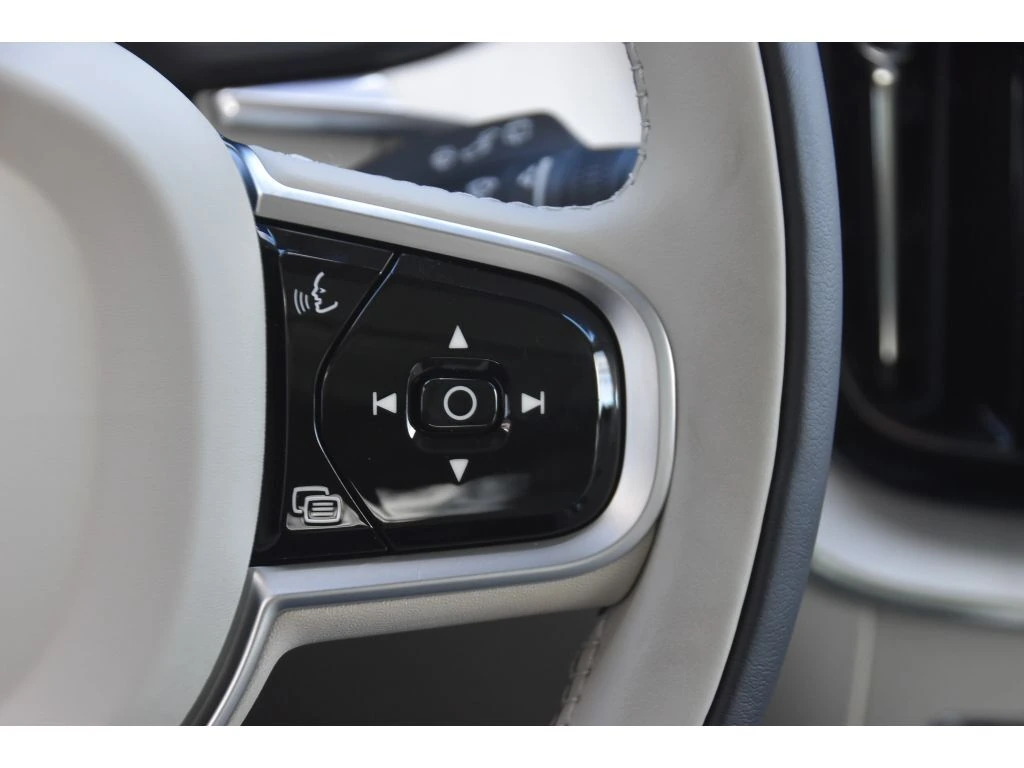 2026 Volvo - image 35