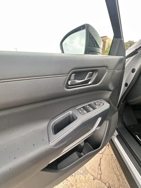 2025 Nissan Pathfinder Rock Creek photo 16