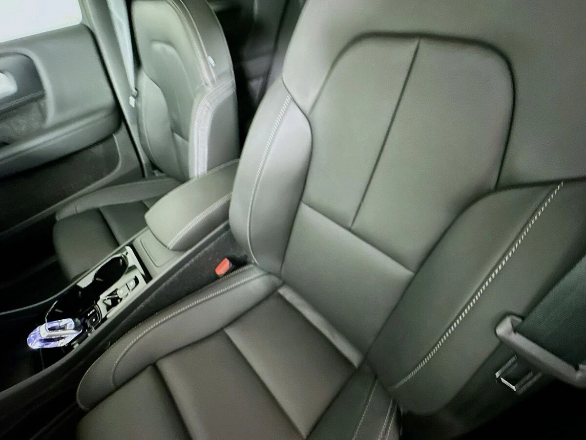 2026 Volvo XC40 Plus - Photo 39