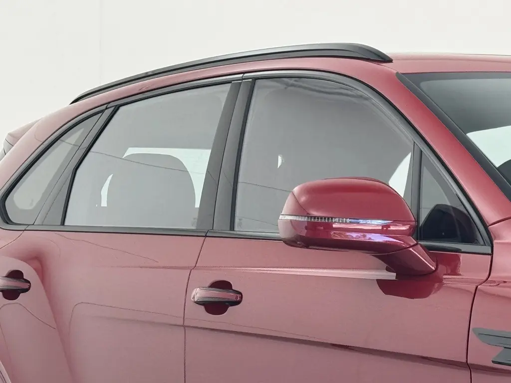 2025 Bentley Bentayga Azure photo 30