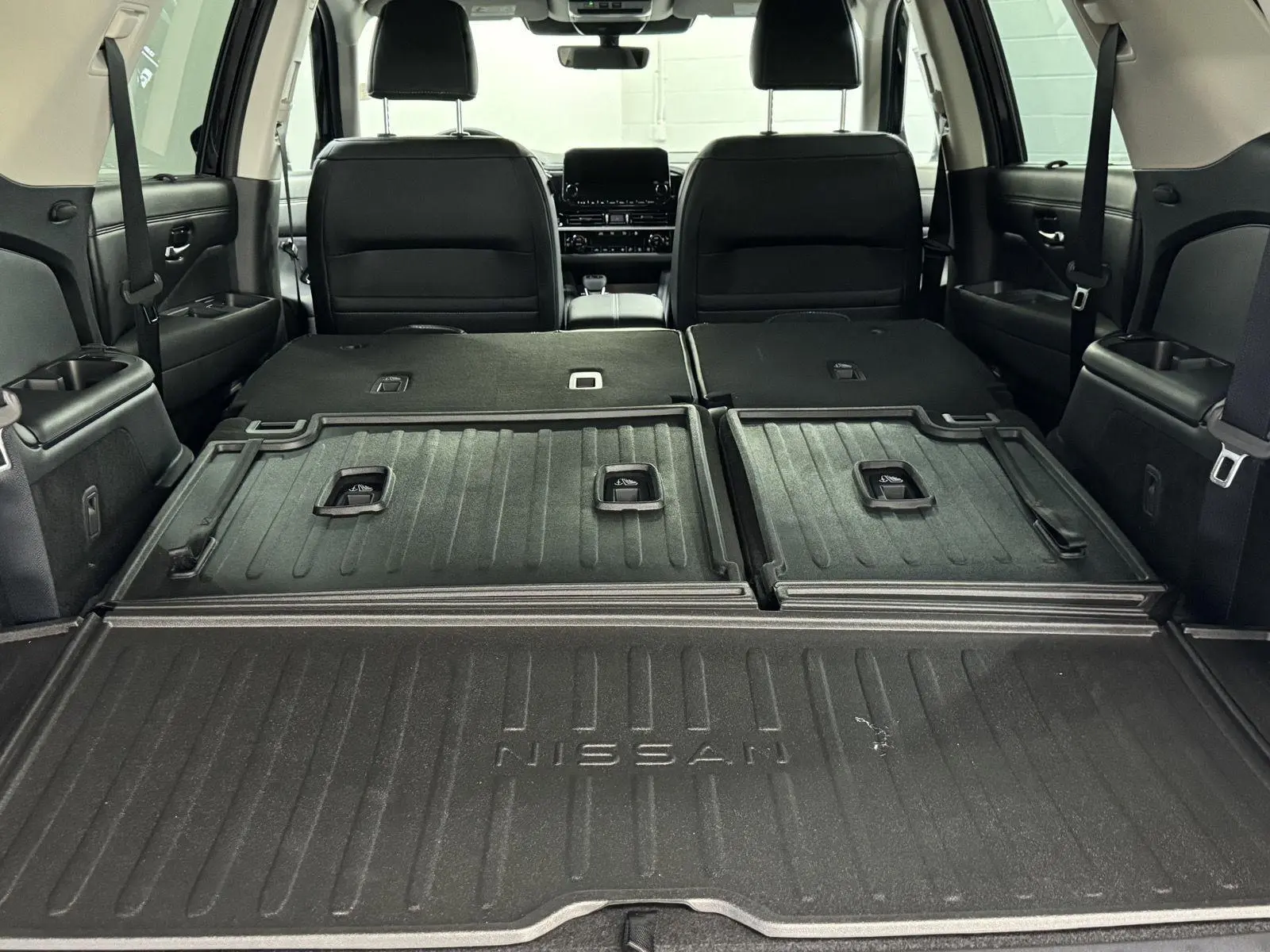 2025 Nissan Pathfinder Platinum photo 34