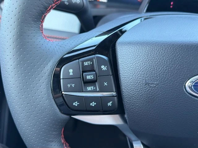 2025 Ford Explorer ST-Line - Photo 18