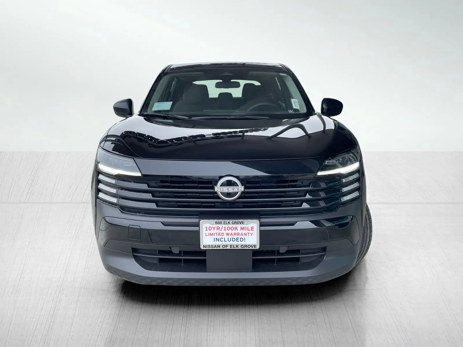 2025 Nissan Kicks S photo 2