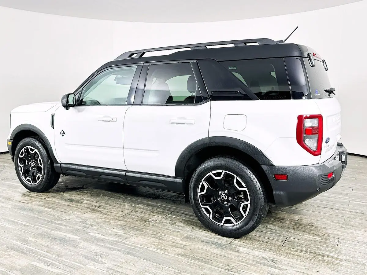 2025 Ford Bronco Sport Outer Banks photo 4