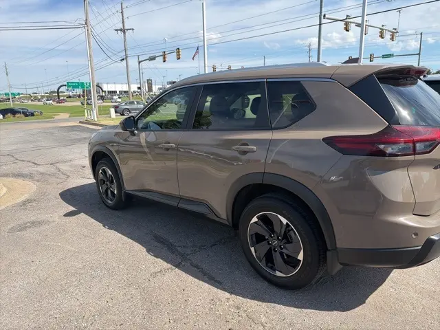 2024 Nissan Rogue SV photo 9