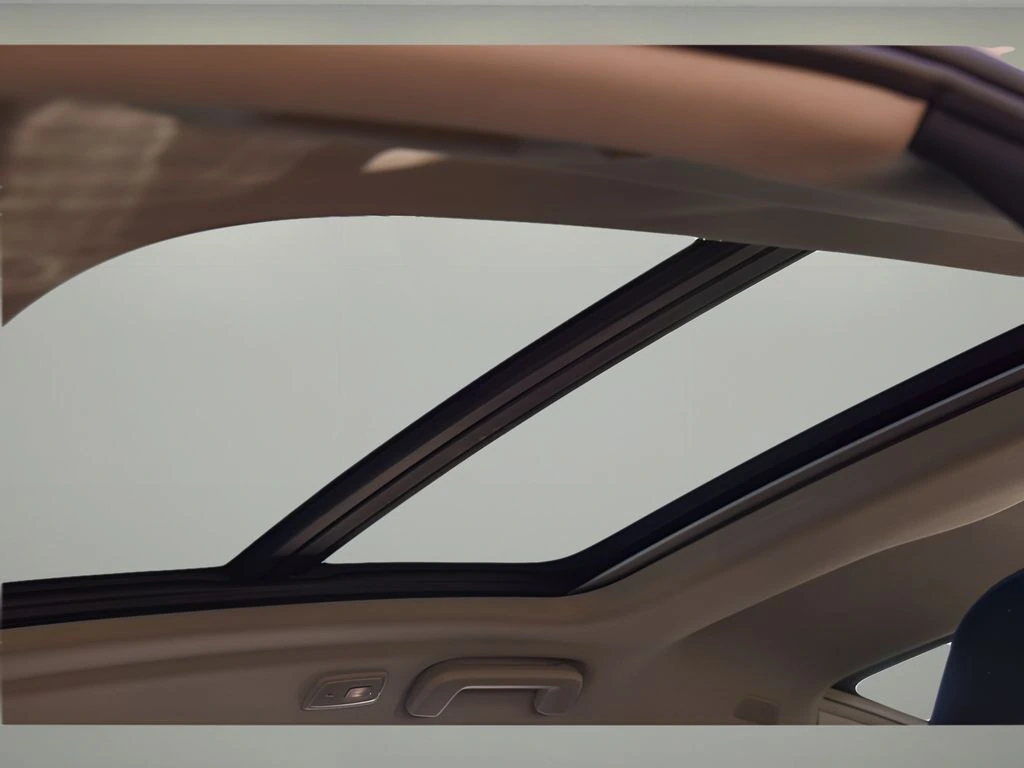 2024 Volvo - image 7