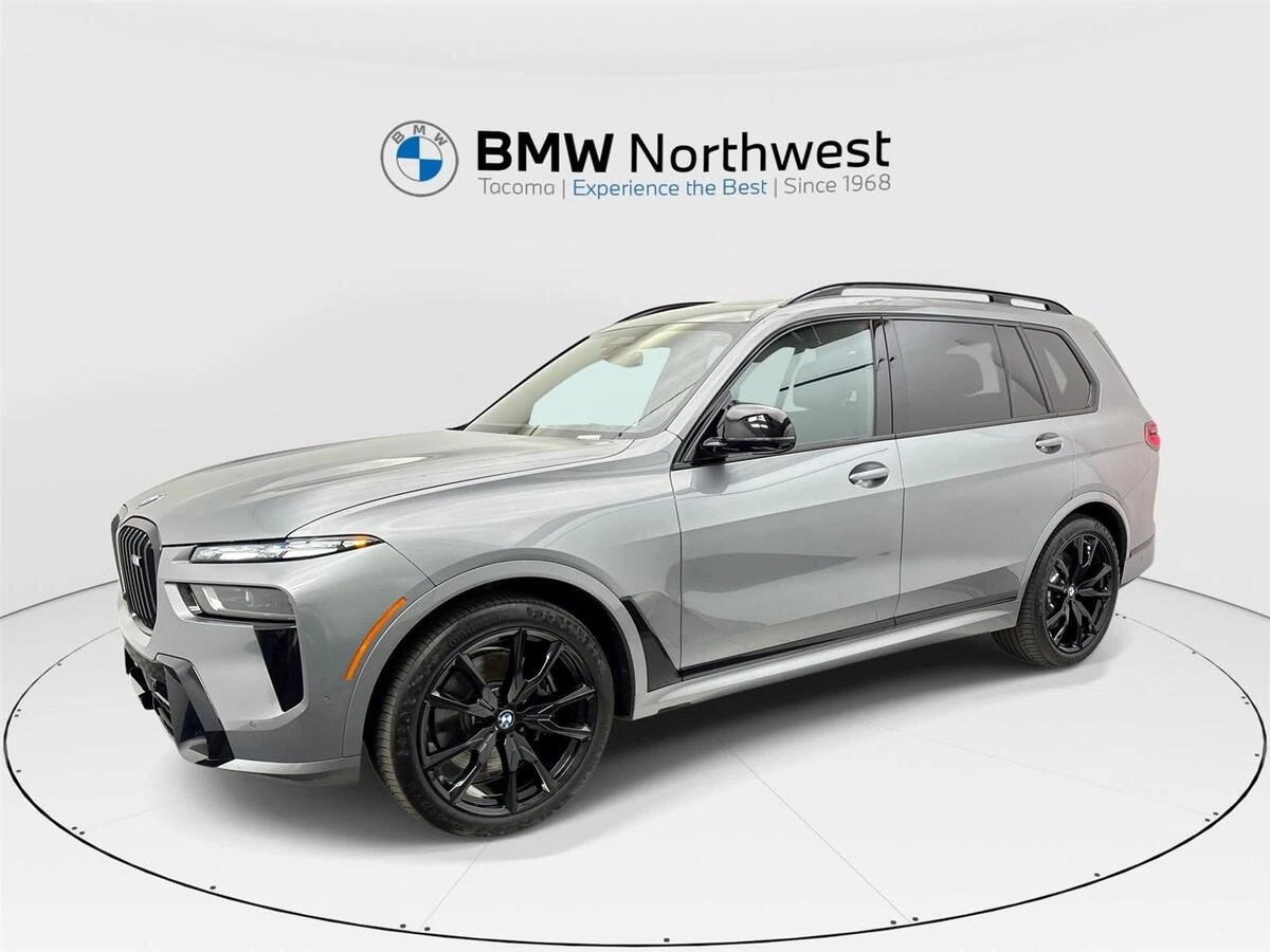 2024 BMW X7 M60i's photo