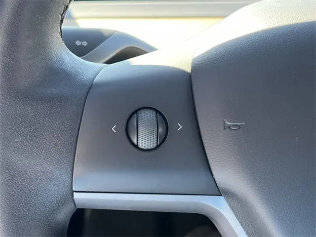 2019 Tesla Model 3 Long Range photo 10