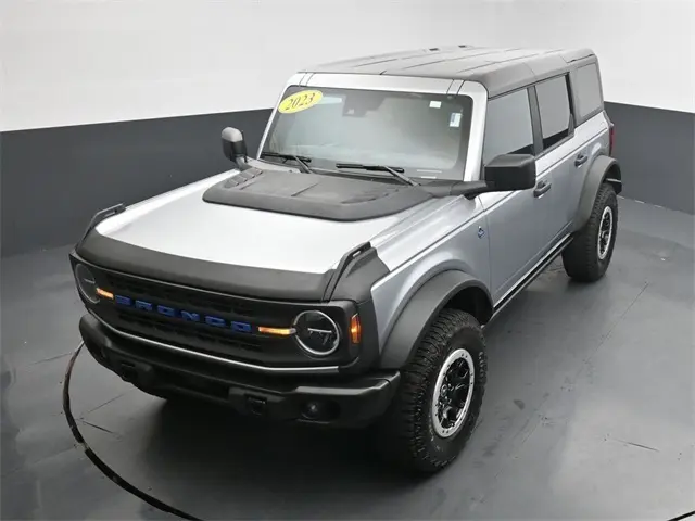 2023 Ford Bronco Black Diamond photo 12