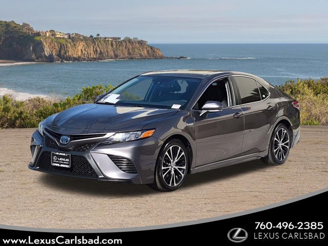 2020 Toyota Camry Hybrid SE