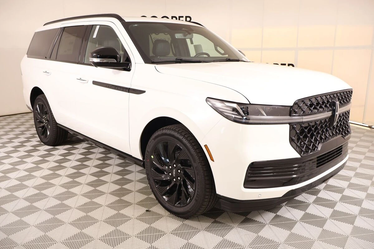 2027 Lincoln Navigator
