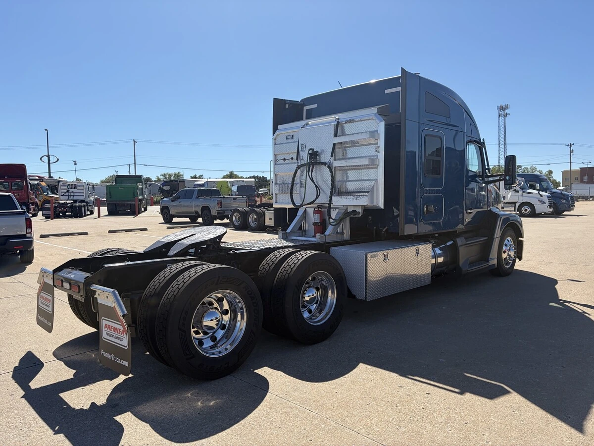 2023 Kenworth T680 — photo 5