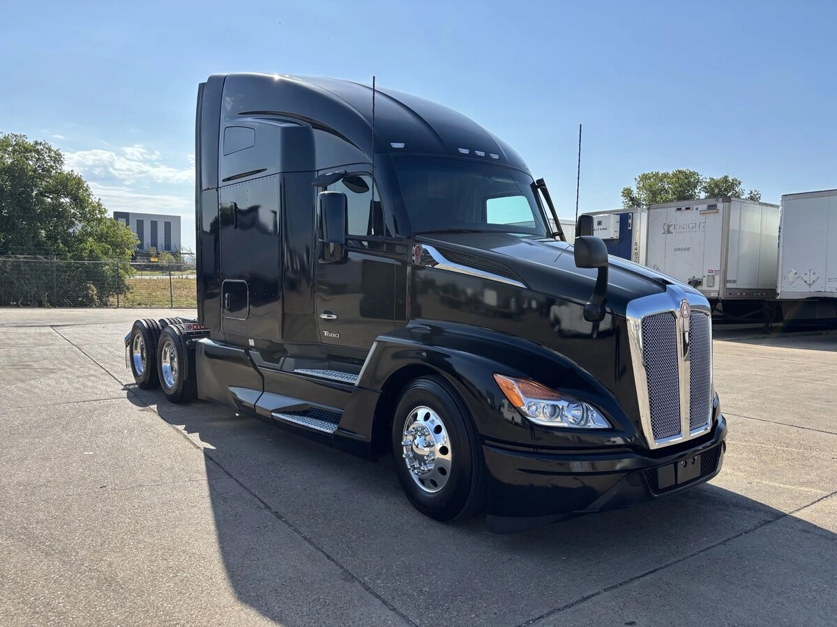 2023 Kenworth T680 — photo 3