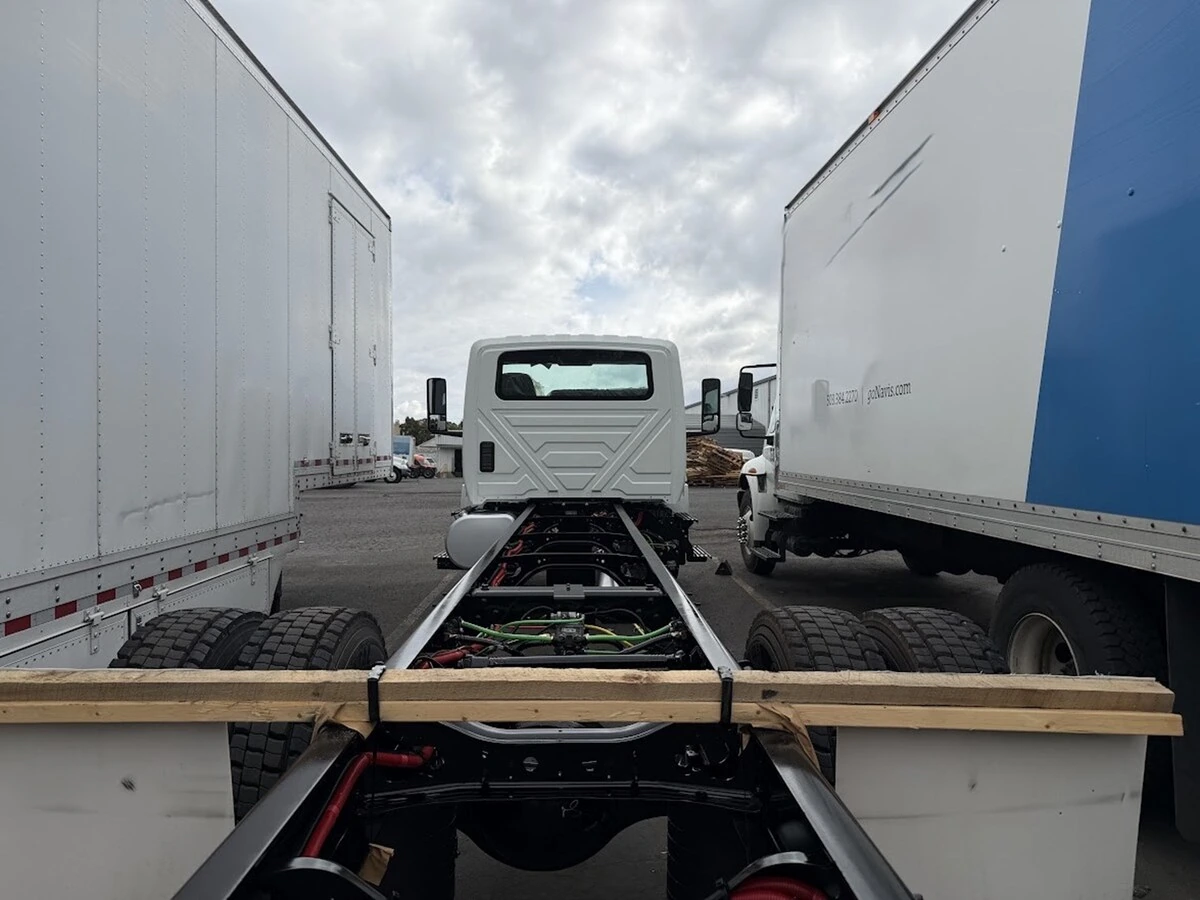 2027 International MV — photo 4