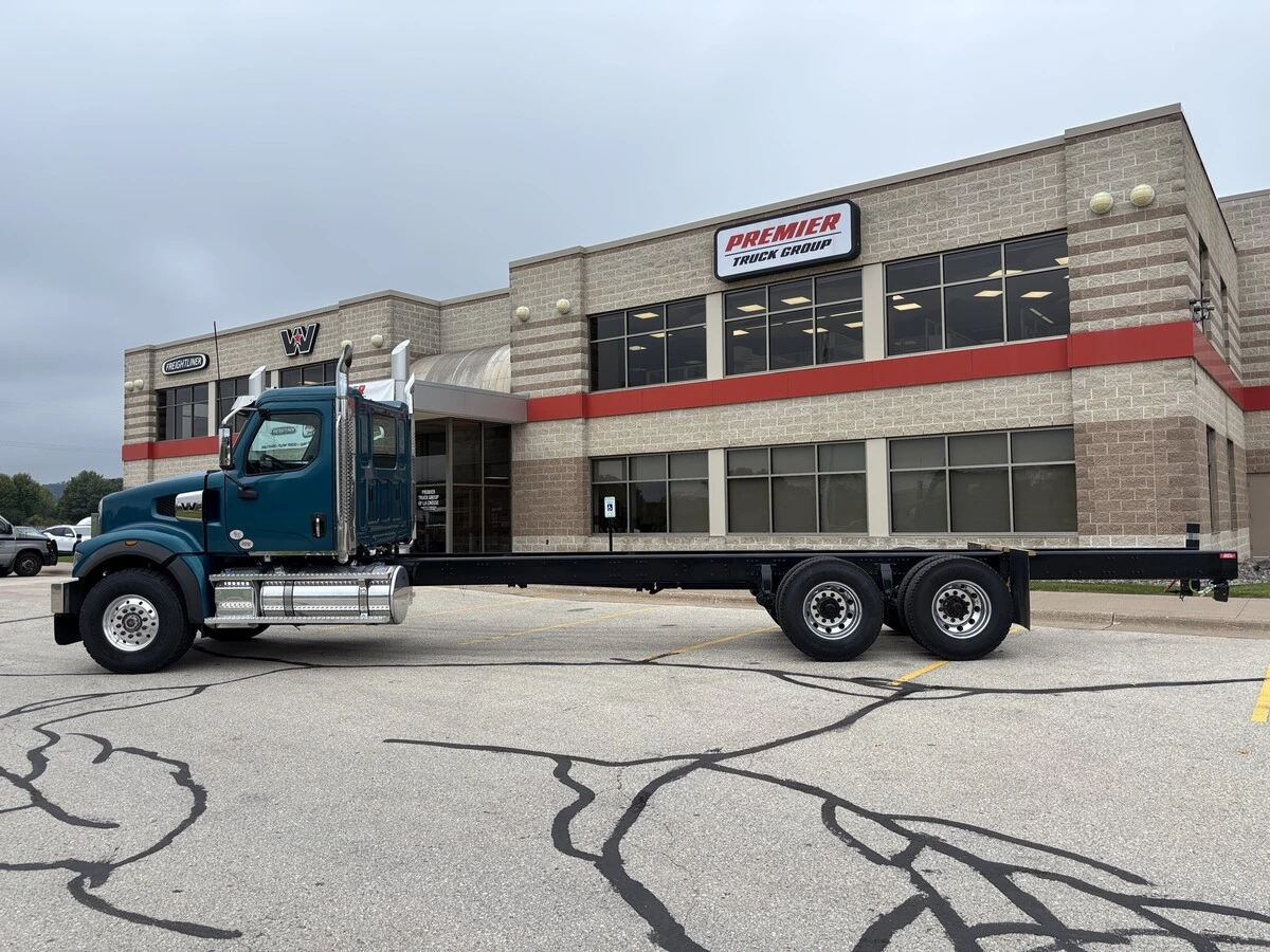 2027 Western Star 49X — photo 8