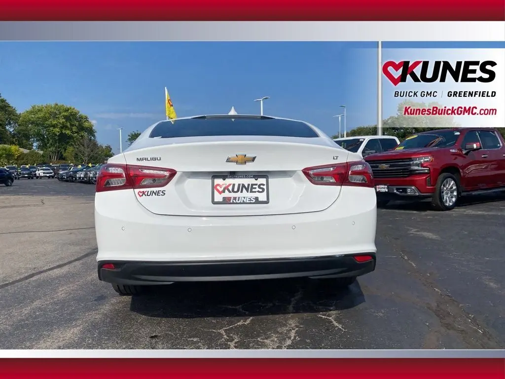2024 Chevrolet Malibu Premier 2LT photo 4