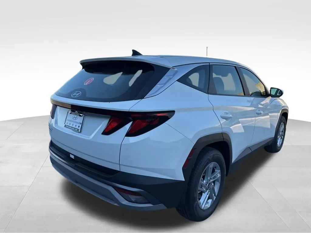 2026 Hyundai Tucson SE photo 6