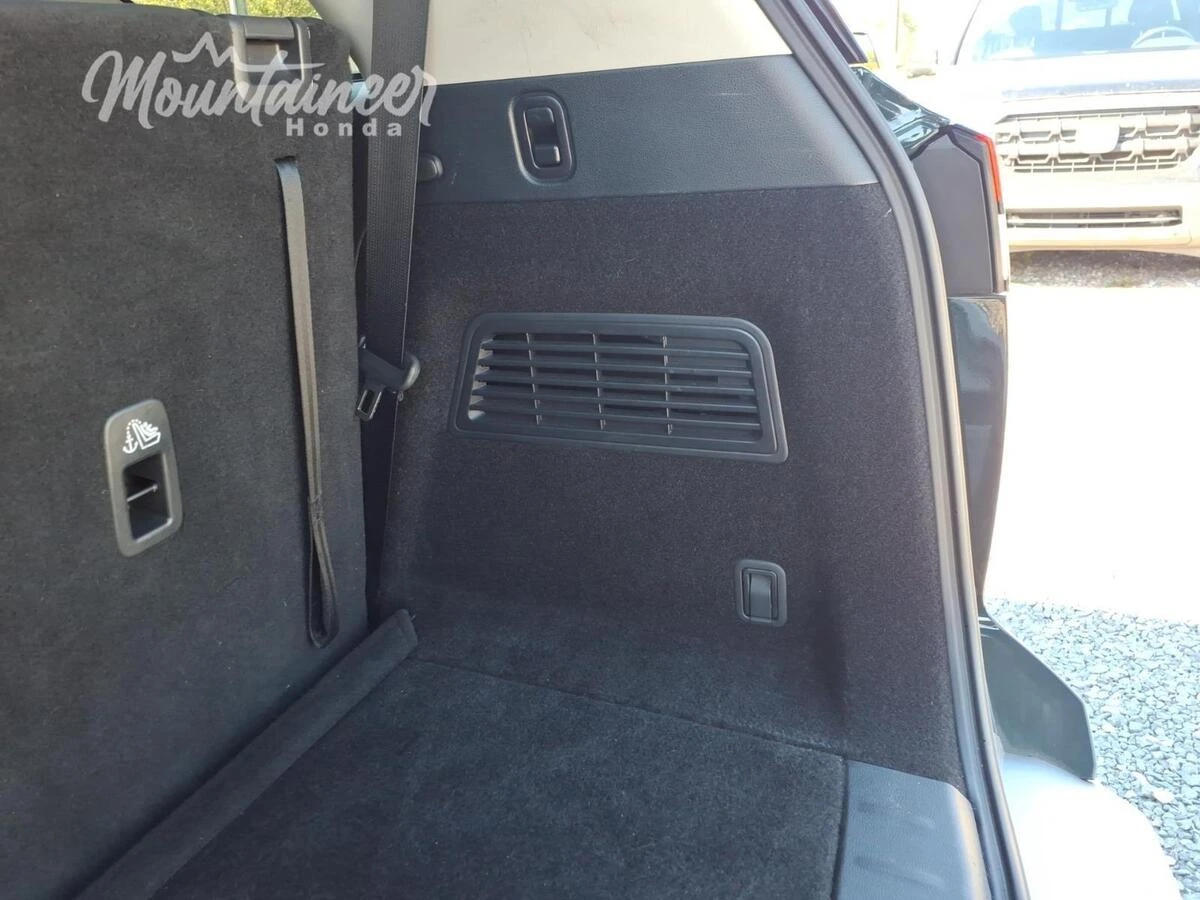 2025 Nissan Pathfinder SL - Photo 26