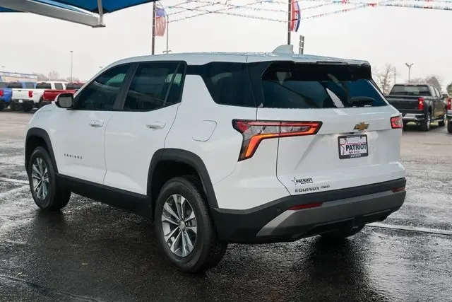 2026 Chevrolet Equinox LT photo 3