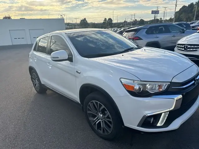 2019 Mitsubishi Outlander Sport SE photo 3