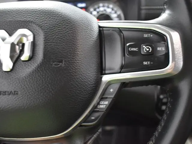 2024 Ram 2500 Laramie photo 25