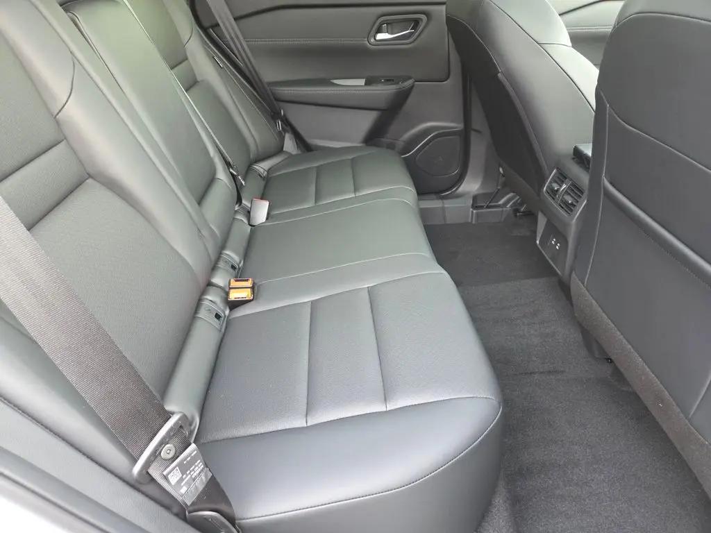 2026 Nissan Rogue SV photo 27