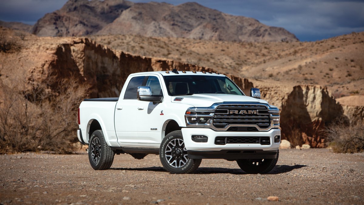2025 RAM 2500 Exterior Passenger Side Front Profile
