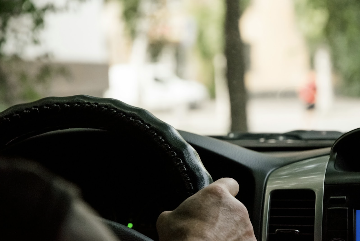 Smart Fall Test Drive Tips for Des Moines Drivers