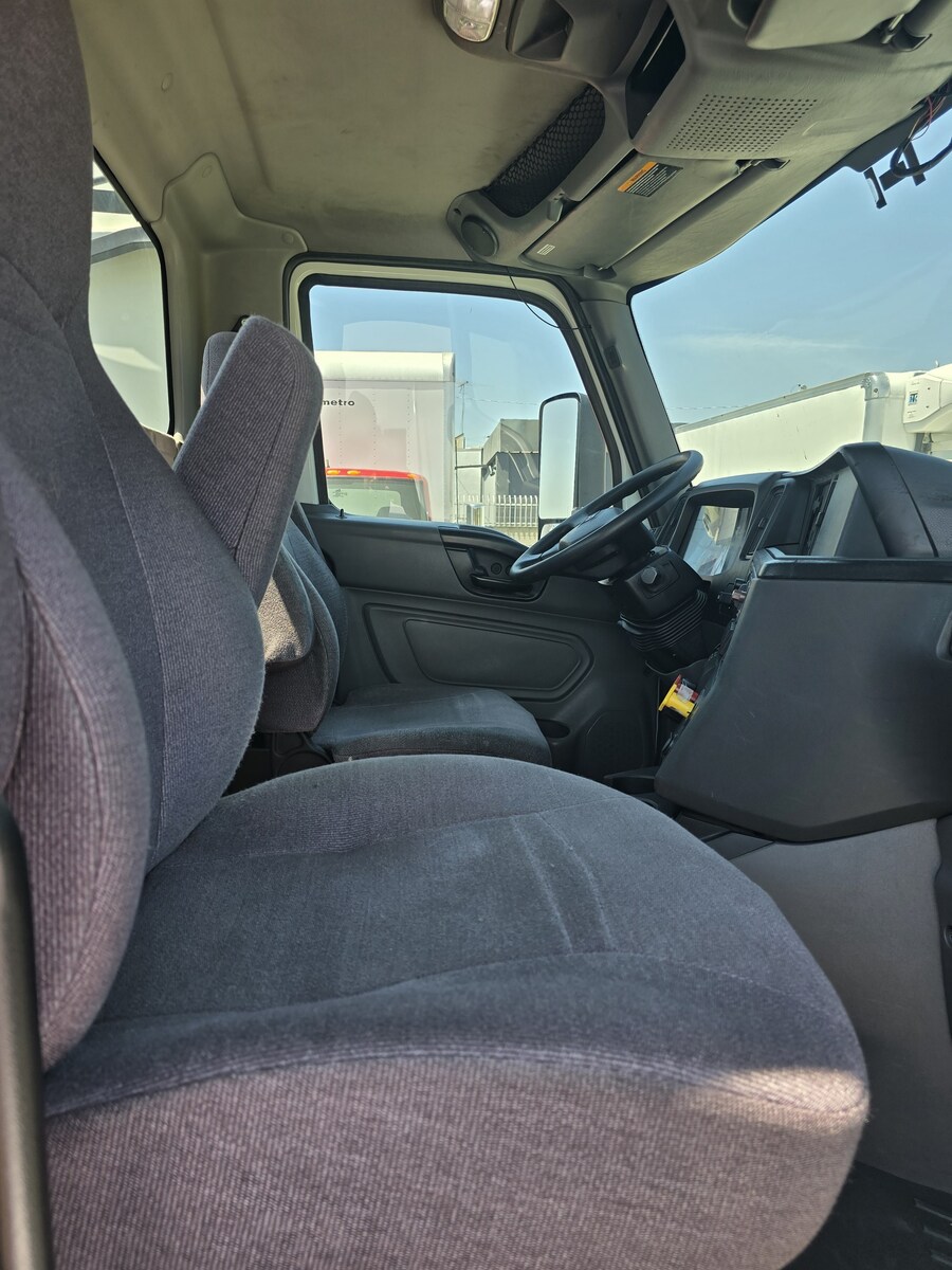 2021 International LT in CA — photo 7
