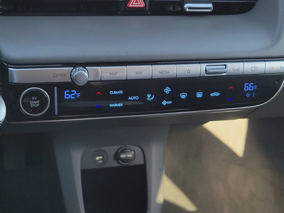 2024 Hyundai IONIQ 5 SEL - Photo 32