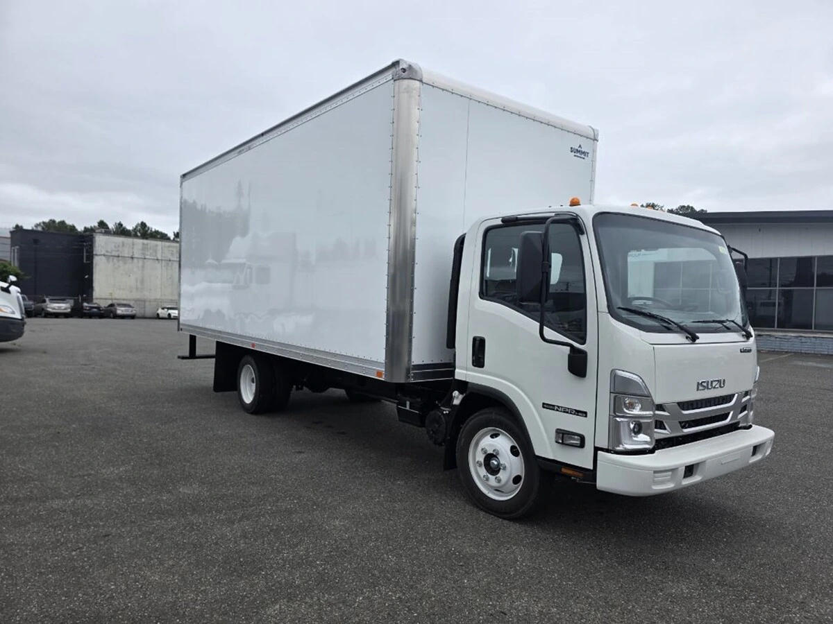2026 Isuzu NPR — photo 2