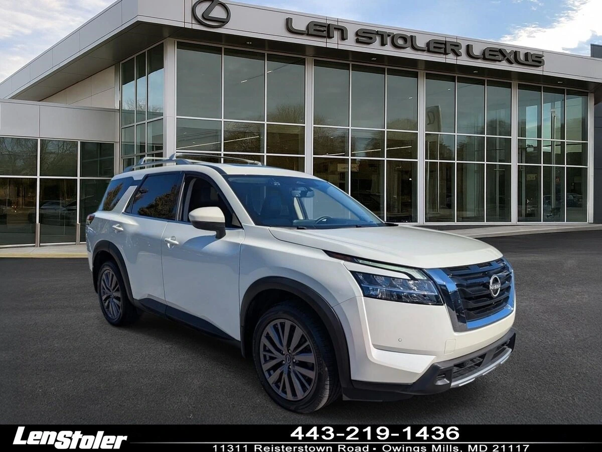 2023 Nissan Pathfinder SL