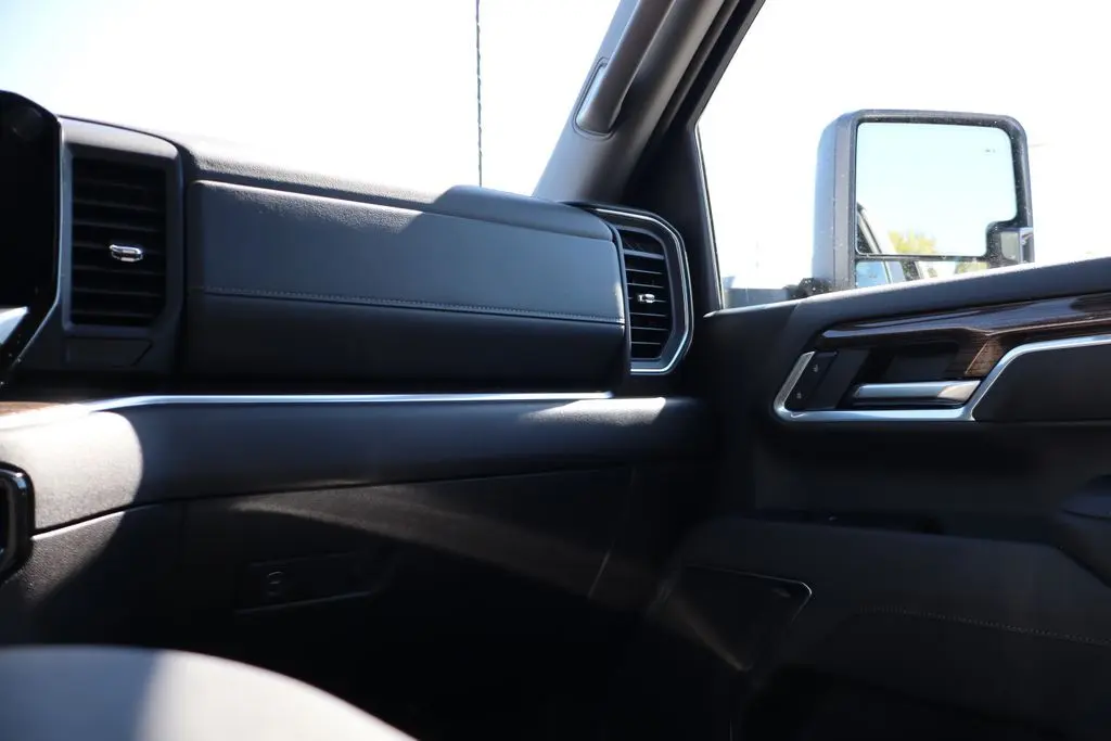 2026 Chevrolet Silverado LT photo 41