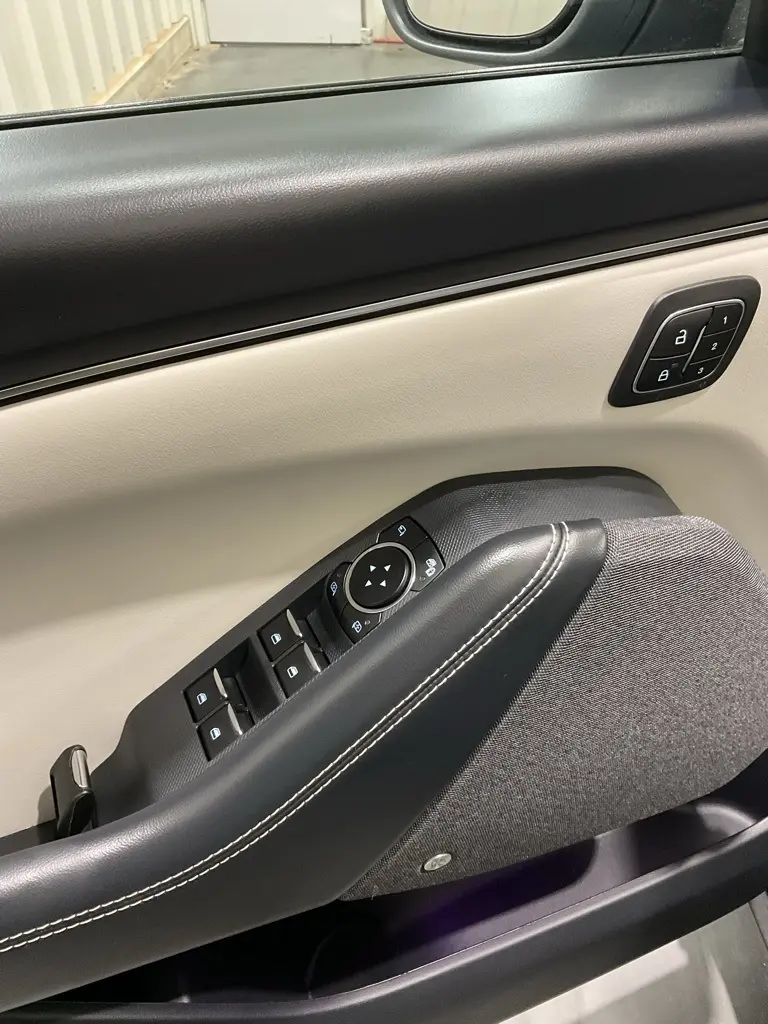 2024 Ford Mustang Mach-E Premium photo 8