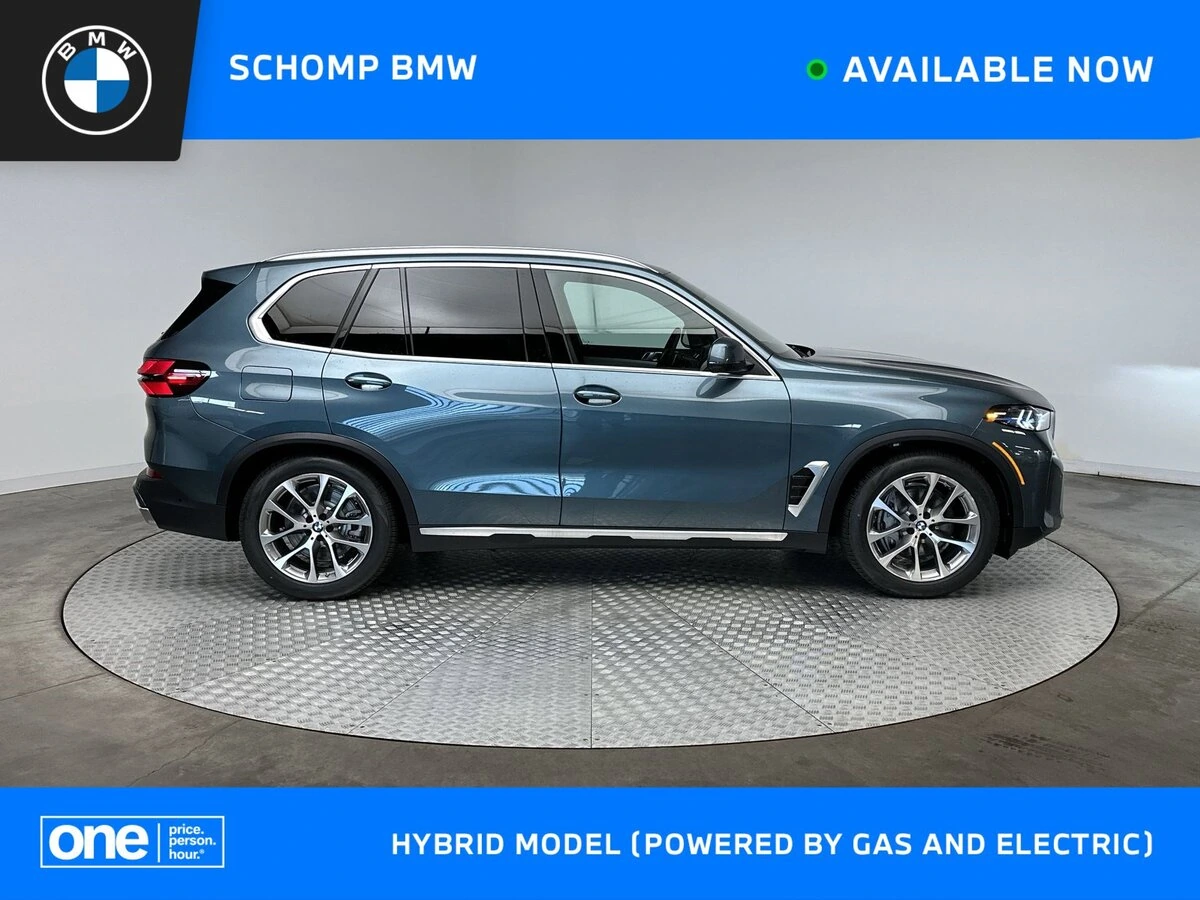 2026 BMW X5 xDrive50e's photo