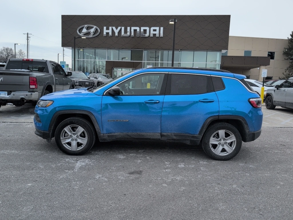 Used 2022 Jeep Compass Latitude with VIN 3C4NJDBB7NT165725 for sale in Kansas City