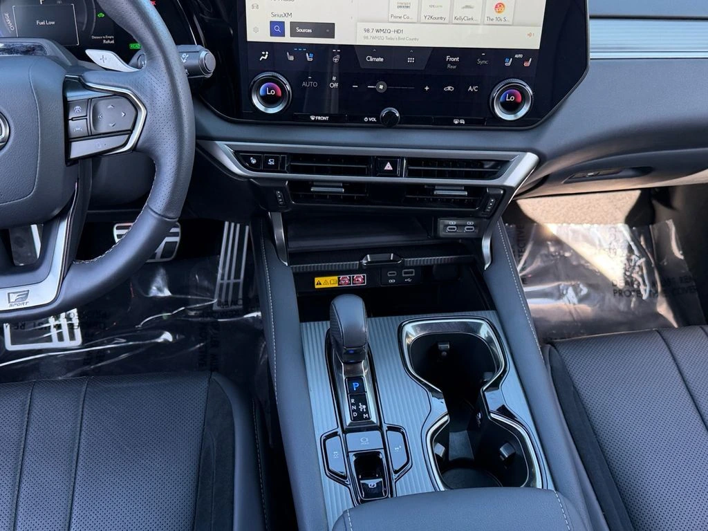 2024 Lexus RX Hybrid 500h - Photo 14